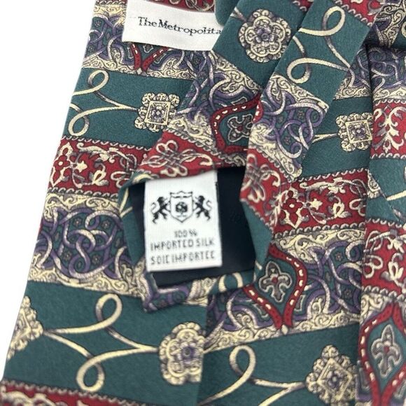 The Metropolitain Museum of Art Silk Tie - Picture 2 of 4